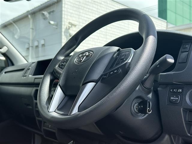 Toyota HIACE VAN 2026 7021444-7
