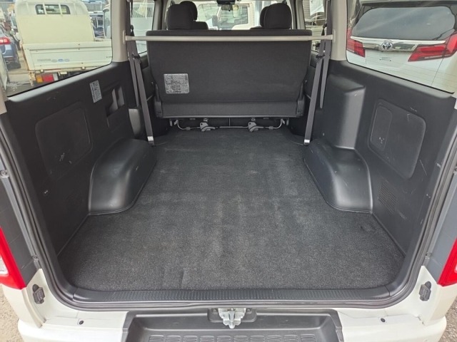 Toyota HIACE VAN 2024 7021707-2