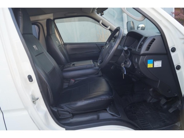 Toyota HIACE VAN 2015 7021727-5