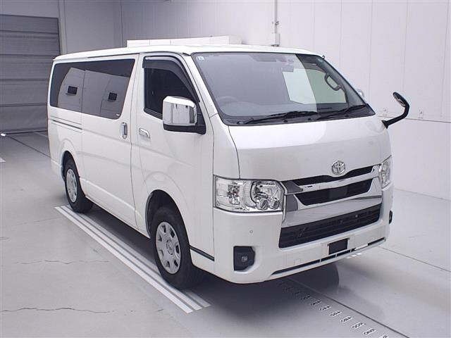 Toyota HIACE VAN 2022 7021750-0