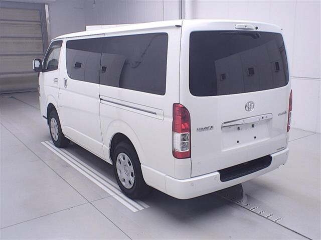 Toyota HIACE VAN 2022 7021750-1