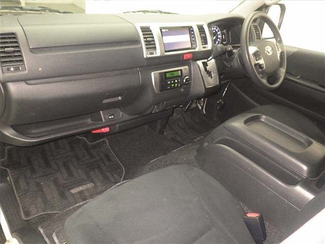 Toyota HIACE VAN 2022 7021750-4