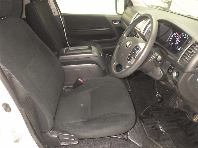 Toyota HIACE VAN 2022 7021750-5