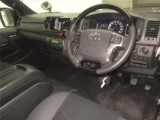 Toyota HIACE VAN 2022 7021769-3