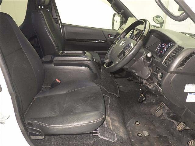 Toyota HIACE VAN 2021 7021838-5