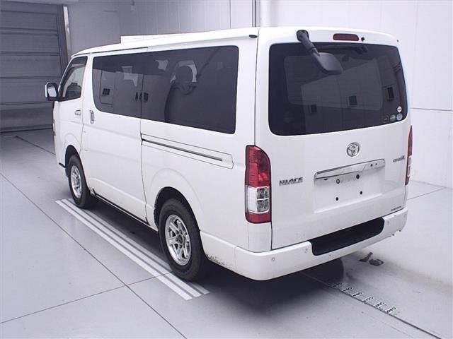 Toyota HIACE VAN 2021 7021862-1