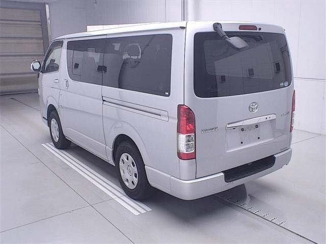 Toyota HIACE VAN 2020 7021885-1
