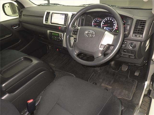 Toyota HIACE VAN 2020 7021885-3