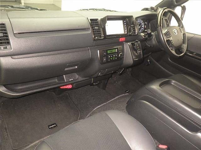 Toyota HIACE VAN 2021 7021906-4
