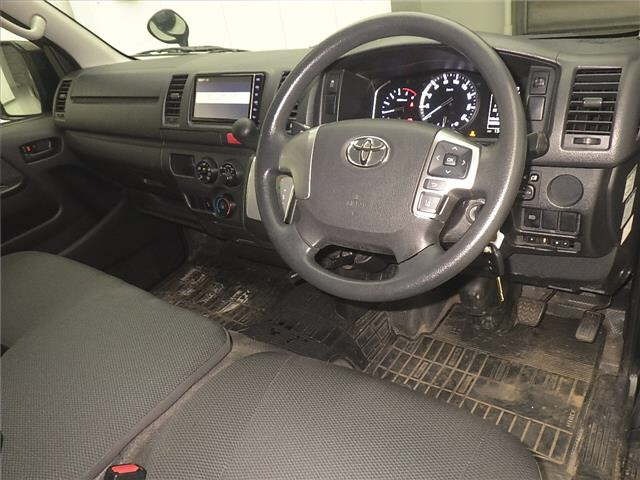 Toyota HIACE VAN 2020 7021932-3