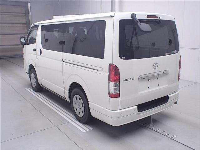 Toyota HIACE VAN 2020 7021956-1