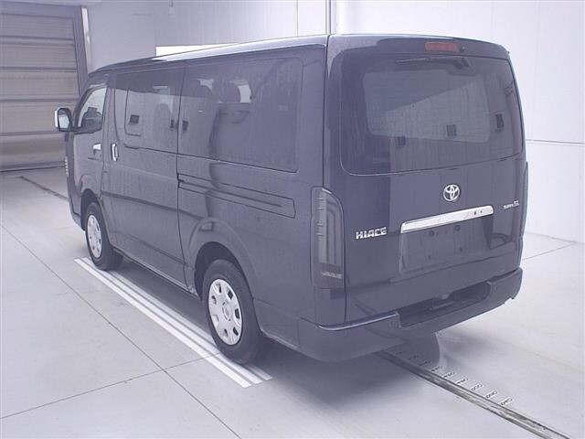 Toyota HIACE VAN 2021 7021974-1