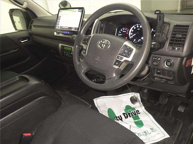 Toyota HIACE VAN 2021 7021974-3