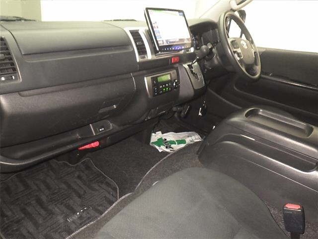 Toyota HIACE VAN 2021 7021974-4