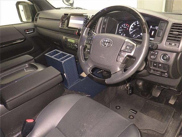 Toyota HIACE VAN 2020 7021979-3