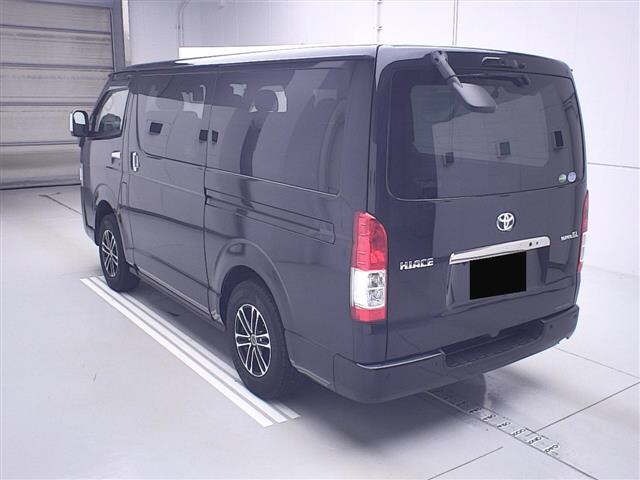 Toyota HIACE VAN 2021 7021982-1