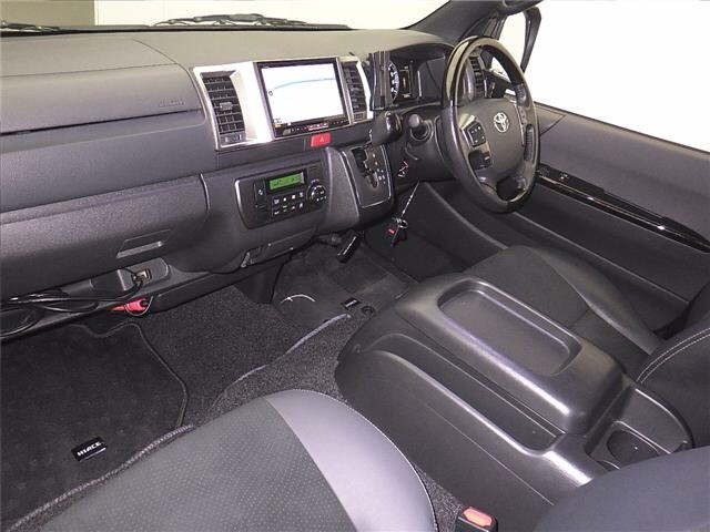 Toyota HIACE VAN 2021 7021982-4