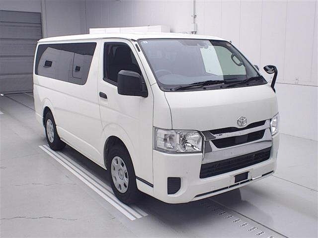 Toyota HIACE VAN 2020 7021984-0