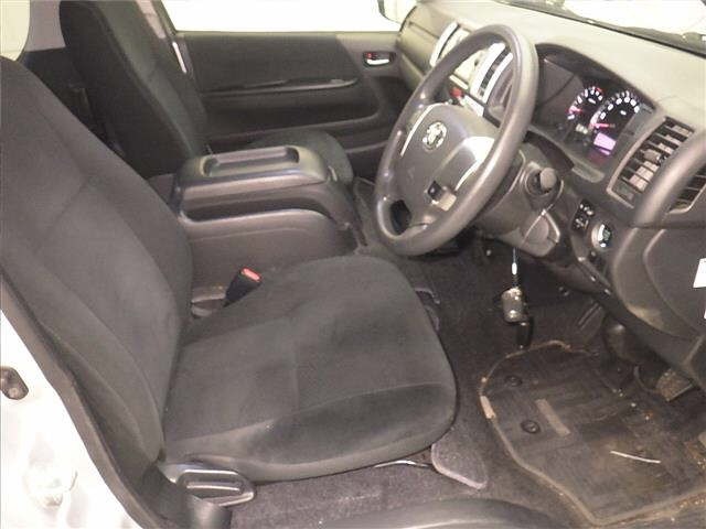 Toyota HIACE VAN 2018 7021985-5