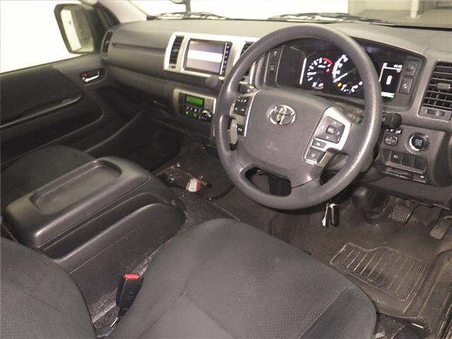 Toyota HIACE VAN 2022 7021987-3