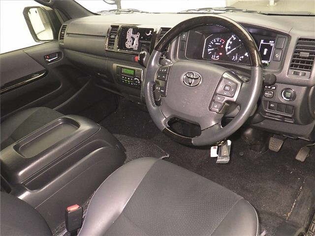Toyota HIACE VAN 2024 7021989-3