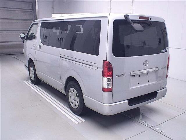 Toyota HIACE VAN 2020 7021992-1
