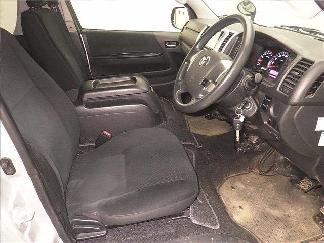 Toyota HIACE VAN 2020 7021992-5