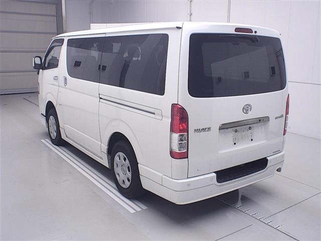 Toyota HIACE VAN 2022 7021995-1