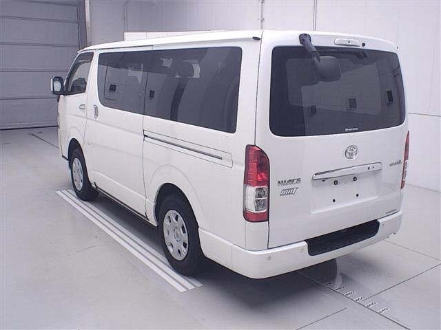 Toyota HIACE VAN 2021 7021999-1