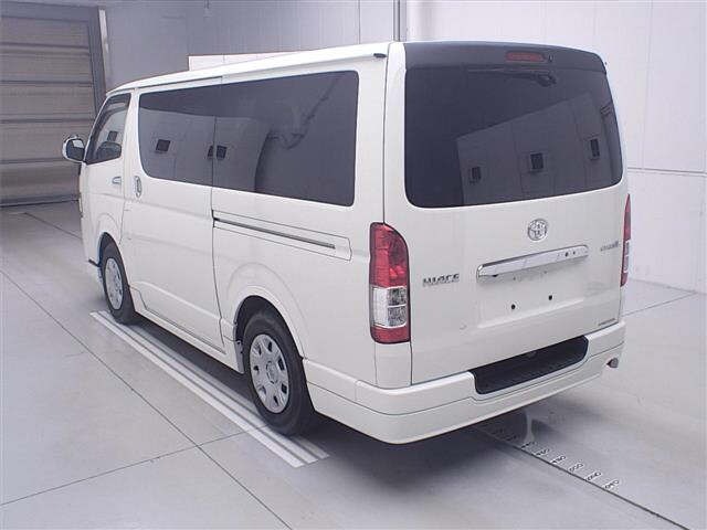 Toyota HIACE VAN 2019 7022000-1