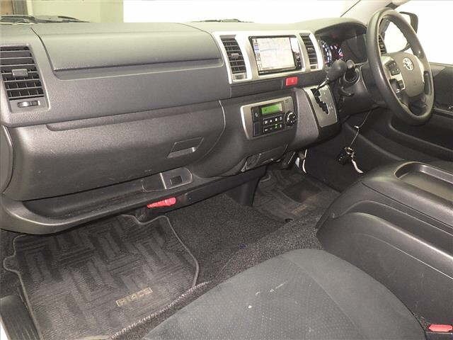 Toyota HIACE VAN 2019 7022000-4