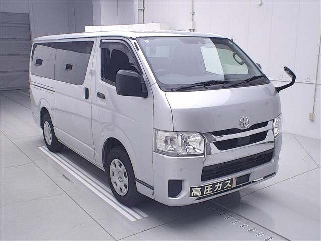 Toyota HIACE VAN 2022 7022003-0