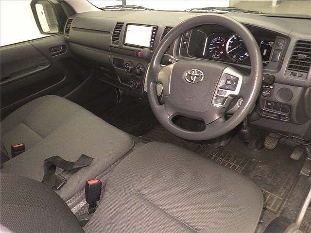 Toyota HIACE VAN 2022 7022003-3