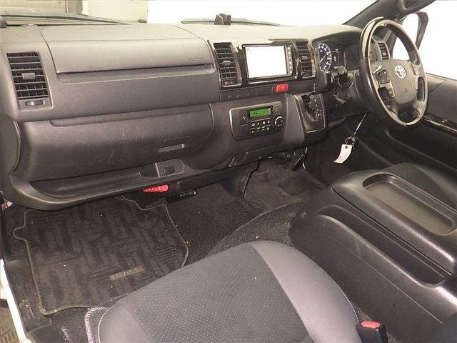 Toyota HIACE VAN 2021 7022005-4