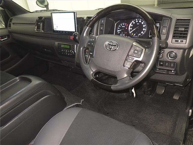 Toyota HIACE VAN 2024 7022006-3