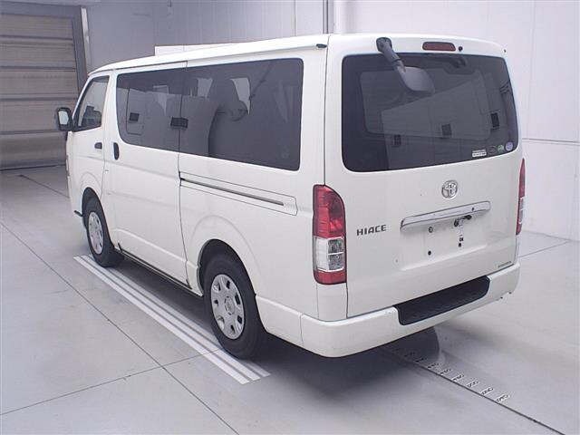 Toyota HIACE VAN 2021 7022015-1