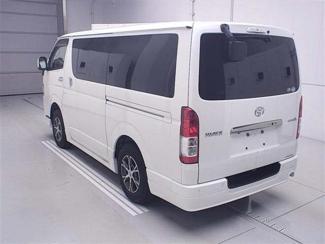 Toyota HIACE VAN 2020 7022016-1