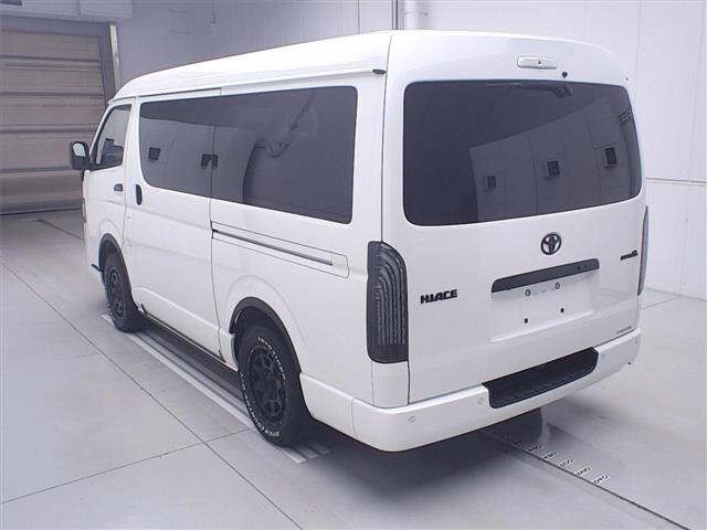 Toyota HIACE VAN 2021 7022020-1
