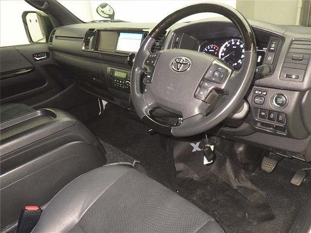 Toyota HIACE VAN 2021 7022020-3