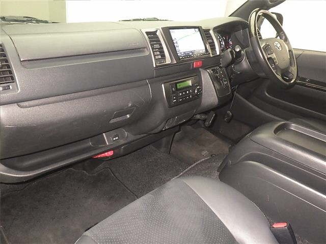 Toyota HIACE VAN 2019 7022021-4