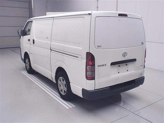 Toyota HIACE VAN 2021 7022022-1