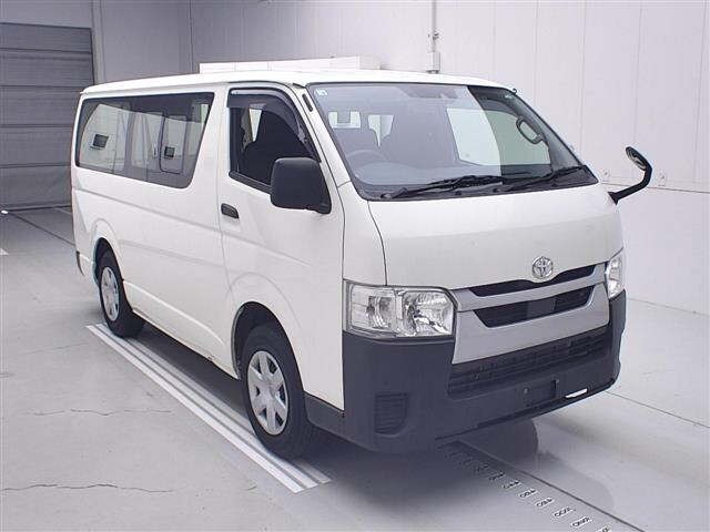 Toyota HIACE VAN 2020 7022023-0