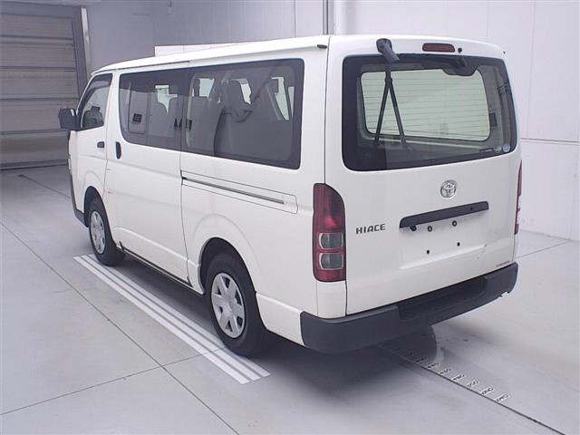 Toyota HIACE VAN 2020 7022023-1