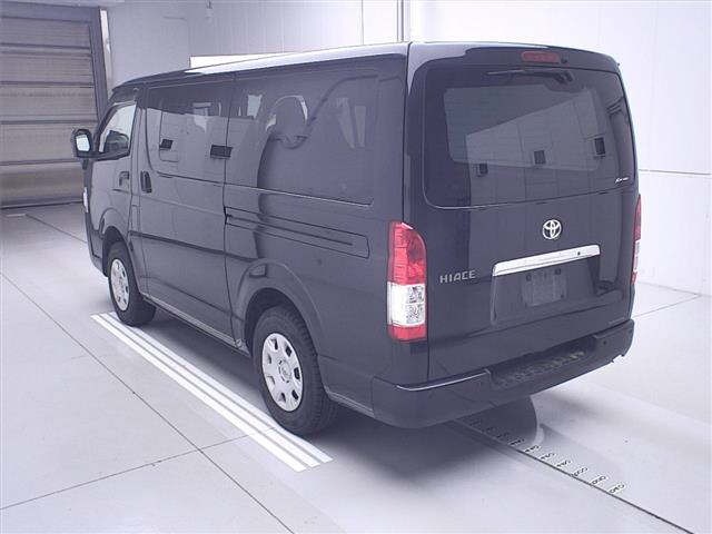 Toyota HIACE VAN 2022 7022029-1