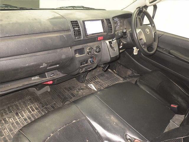 Toyota HIACE VAN 2022 7022029-4