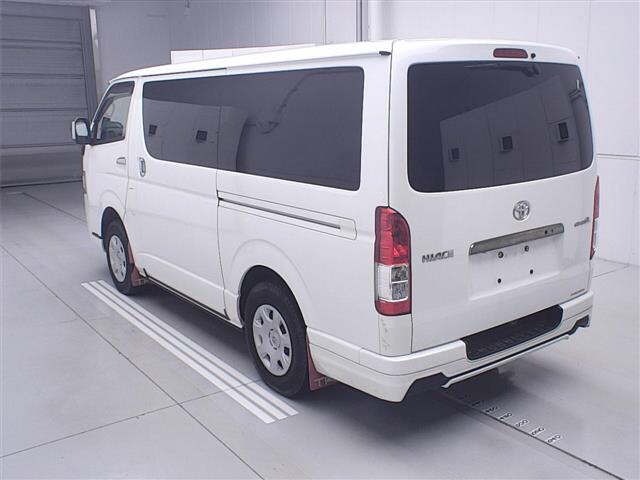 Toyota HIACE VAN 2023 7022036-1