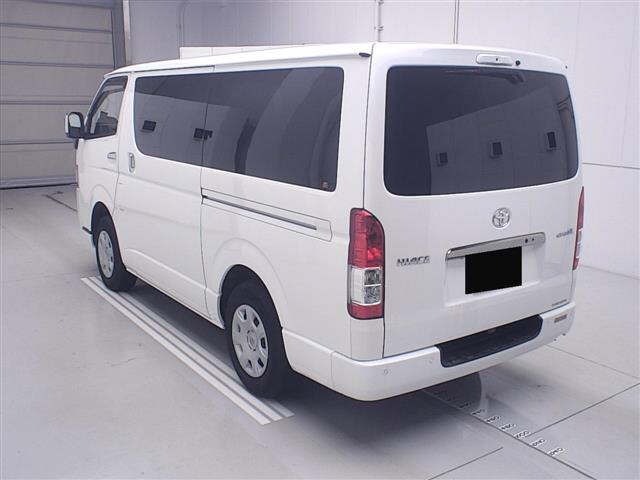 Toyota HIACE VAN 2022 7022039-1