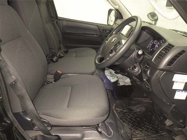 Toyota HIACE VAN 2020 7022040-5