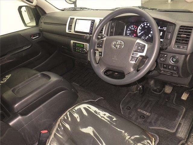 Toyota HIACE VAN 2021 7022041-3