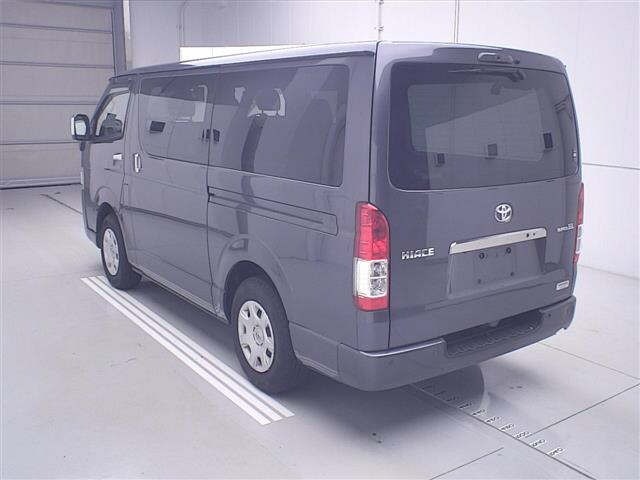 Toyota HIACE VAN 2021 7022045-1